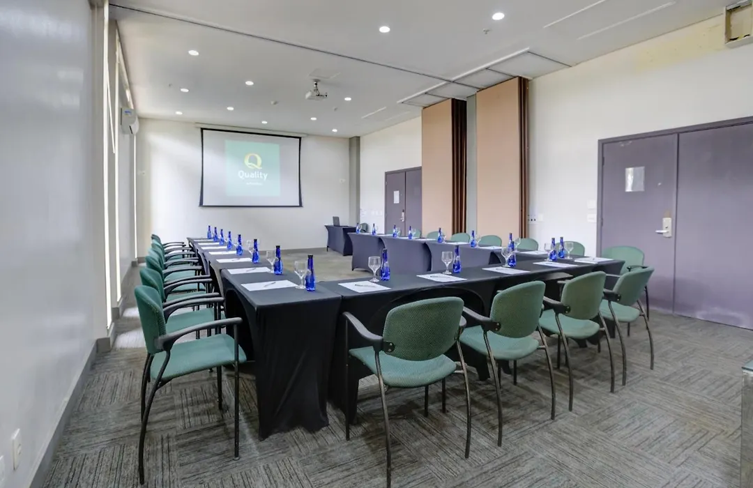 Quality Suites Alphaville-1